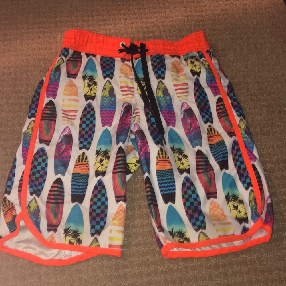 Surfboard swim trunks